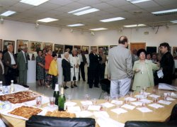 Inauguraci� de l'exposici� de pintura de l'artista local Engr�cia Santiago