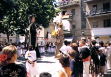 Com s tradicional, els barons de Castellet van ballar el seu vals