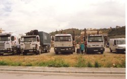 La flota de camions de Pelegr� Bergad� a la zona esportiva
