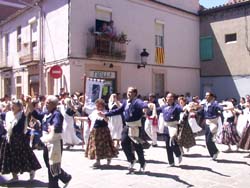 Un moment del Ball del Galop amb ms de 180 balladors al mig de la Plaa de l'Ajuntament