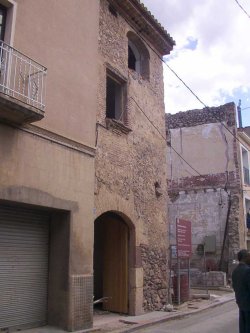 Aspecte de la casa pairal de la fam�lia Gaud� a Riudoms. Actualment ja s'ha rehabilitat