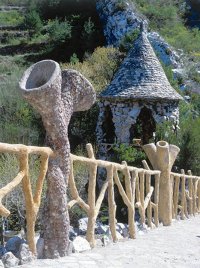 Els Jardins Artigas (o de la Magn�sia) que es troben a La Pobla de Lillet. Fins fa poc eren gaireb� desconegut per la majoria de p�blic