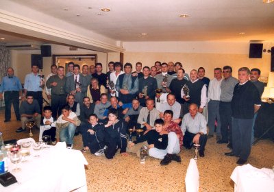 Els membres de la Uni� Ciclista de Sant Vicen� van posar fi a la temporada 2002 amb un gran sopar a Monistrol de Montserrat on tamb� es va fer entrega dels trofeus de la temporada