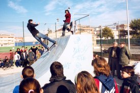 La pista d'skate va ser un gran atractiu per la joventut que no es va voler perdre com els patinadors professionals feien les seves exhibicions