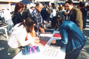 Compradors i venedors de plaques de cava es van reunir per primer cop al nostre poble