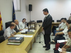 Valent� Carrera en el moment de prometre el c�rrec com a batlle de Sant Vicen�