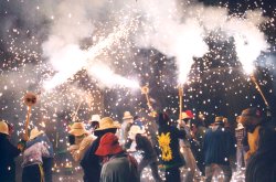 El Correfoc converteix els carrers m�s c�ntrics de Sant Vicen� en un aut�ntic infern
