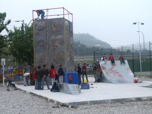 La instal�laci� del roc�drom va causar una gran expectaci� i tothom volia escalar-lo