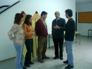Josep Ramon Mora, subdelegat del Govern a la Catalunya Central, va poder con�ixer de primera m� la situaci� del C.E.I.P. Sant Vicen�. / C.E.I.P. Sant Vicen�