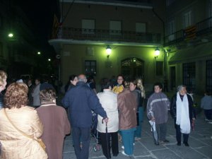 Durant la manifestaci� de rebuig de l'atac terrorista de Madrid a l'Ajuntament no hi havia ning�. / JORDI LARGO