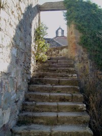 El conjunt monumental de Sant Jaume conserva encara latractiu i lencs que mereix un edifici impregnat dhistria i de llegenda